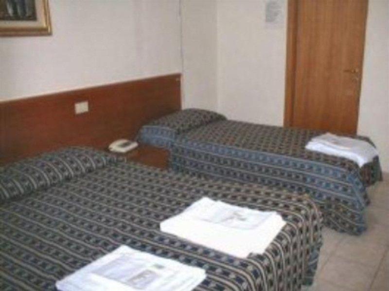 Albergo Athena Roma Quarto foto